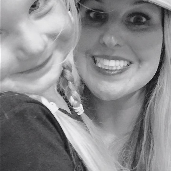 Meet your Posher, Rachel - Picture 6 of 7